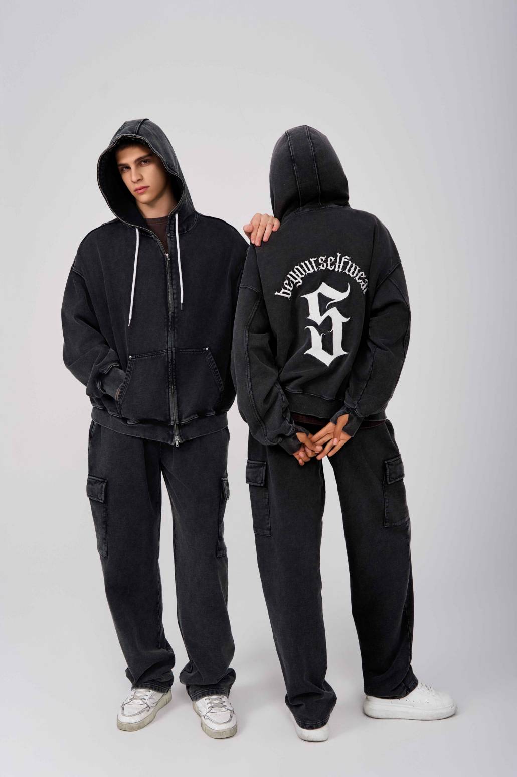 Custom logo sandwash unisex sweat suits set heavy weight  jogger set two piece sweatpants and hoodie set for women and men